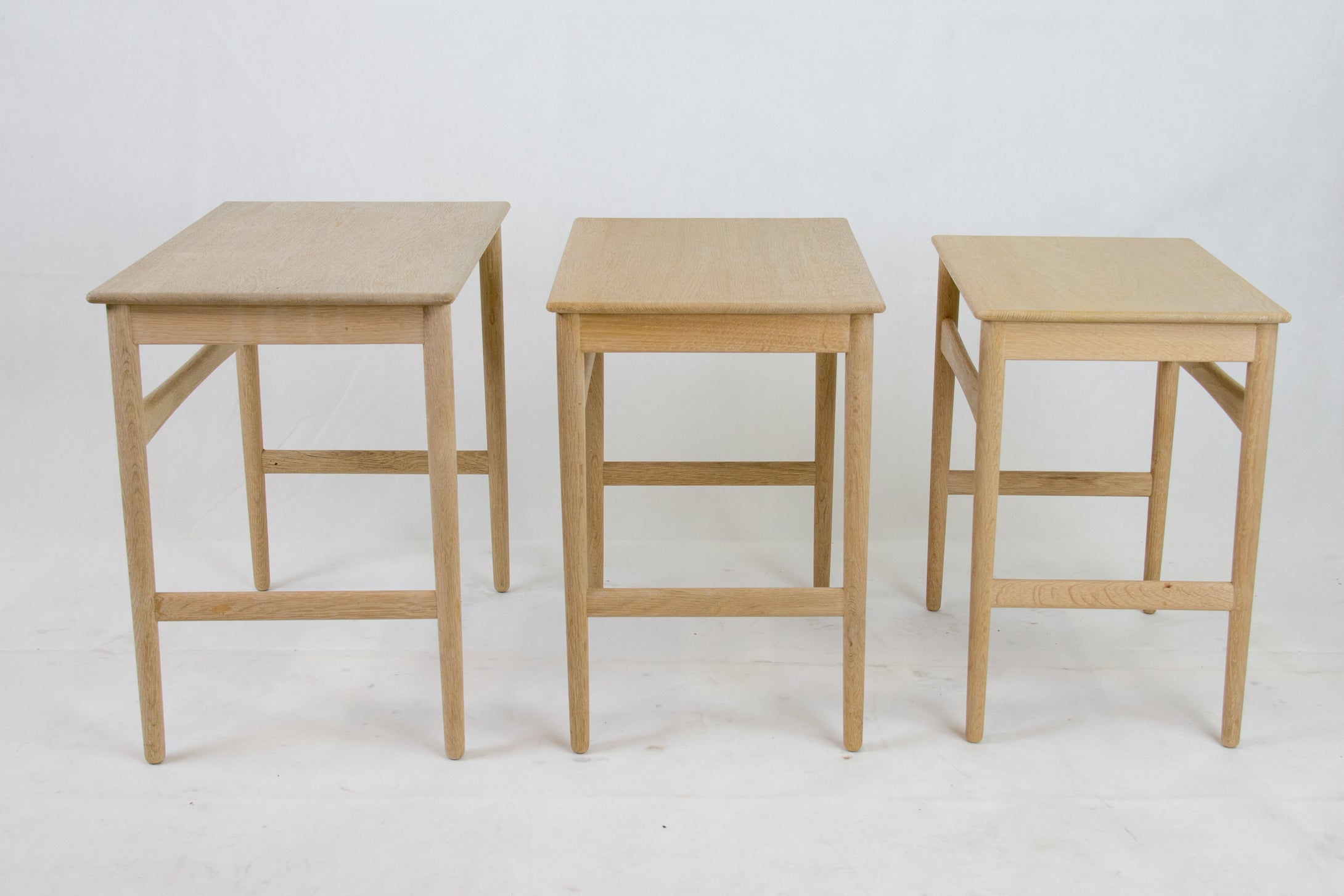 Oak nesting tables AT-40 by Hans J. Wegner for Andreas Tuck