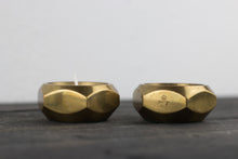 Load image into Gallery viewer, Mid-Century Kerzenständer aus Messing von Pierre Forsell für Skultuna, 2er Set