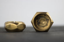 Load image into Gallery viewer, Mid-Century Kerzenständer aus Messing von Pierre Forsell für Skultuna, 2er Set