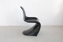 Load image into Gallery viewer, 4 black plastic chairs by Verner Panton for Herman Miller