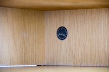Load image into Gallery viewer, Eichenholz Schrank von Hans J. Wegner für Ry Mobler, 1960er