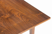 Load image into Gallery viewer, Dänischer Vintage Palisander Couchtisch mit Kufenbeinen